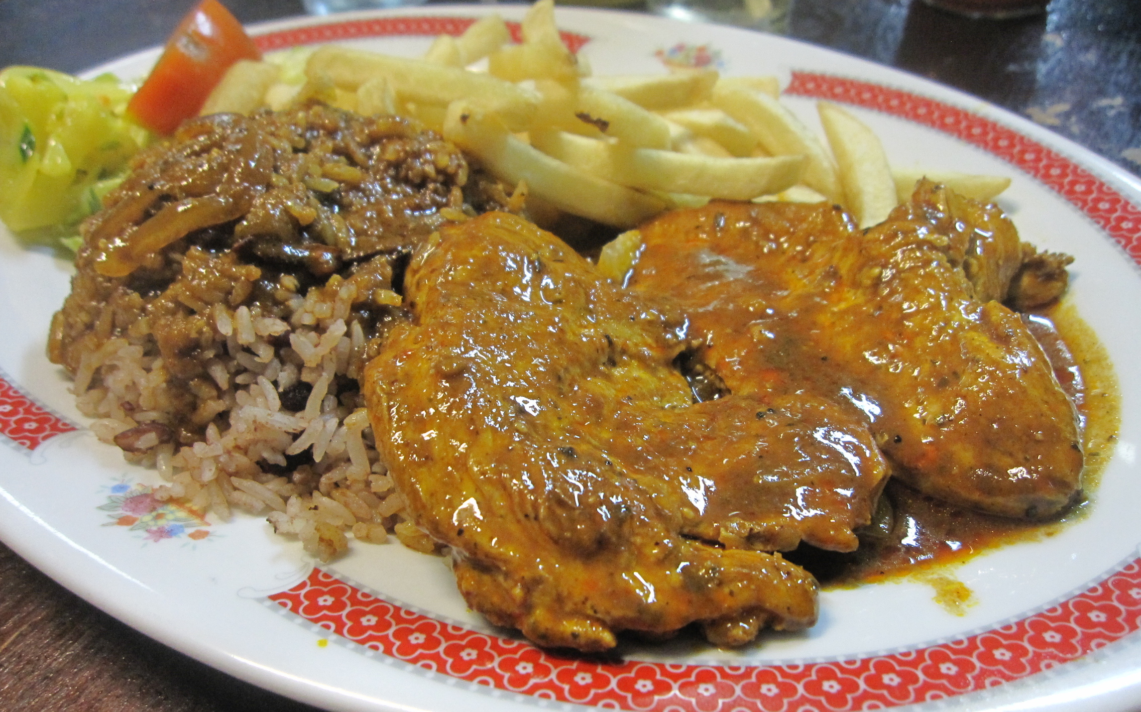 Bandera Dominicana con papas fritas